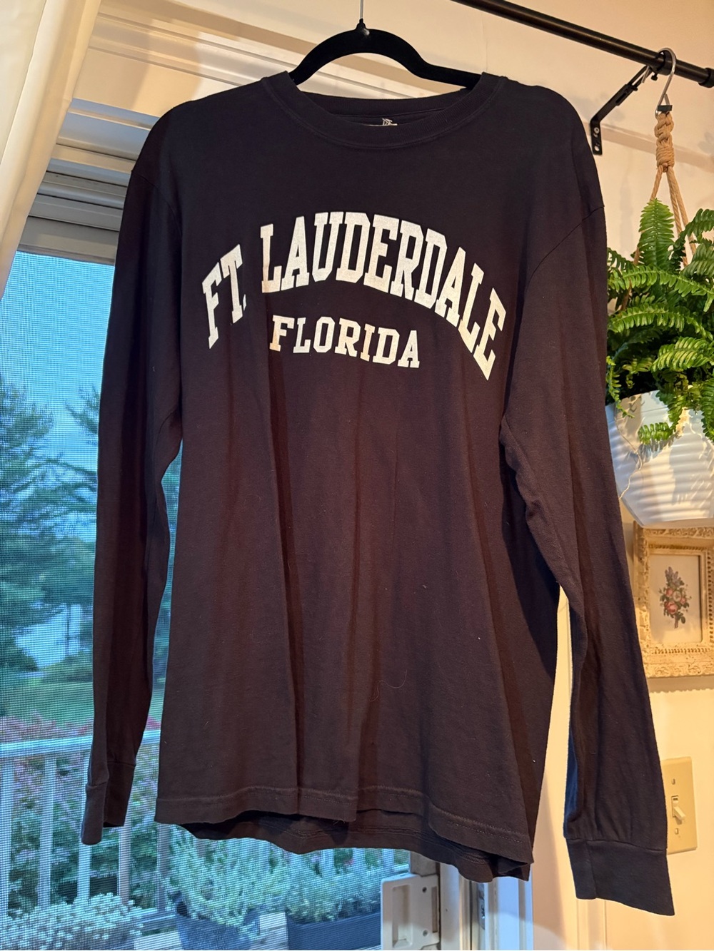FORT LAUDERDALE, FLORIDA LONG SLEEVE T-SHIRT SIZE MEDIUM